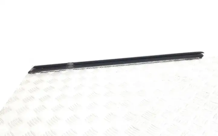 Volkswagen Jetta VI (2011 - 2018) 5C6839479 Уплотнитель стекла задней двери — фото 3