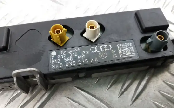 Audi A4 S4 B8 8K (2007 - 2011) 8K5035225AA Усилитель антенны — фото 2