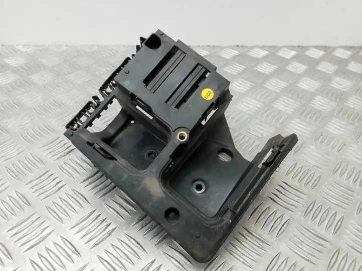 Audi A3/S3 8P (2008 - 2013) 1K0907361C Крышка ящика предохранителей — фото 1