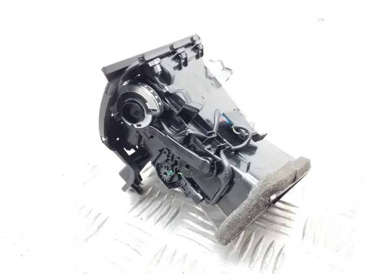 Audi A6 C7 (2011 - 2014) 4G2820902 Боковой воздушный дефлектор — фото 4