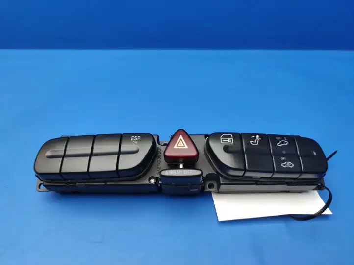 Mercedes-Benz C W203 (2000 - 2007) 2038216258 Другие включатели / ручки/ переключатели — фото 1