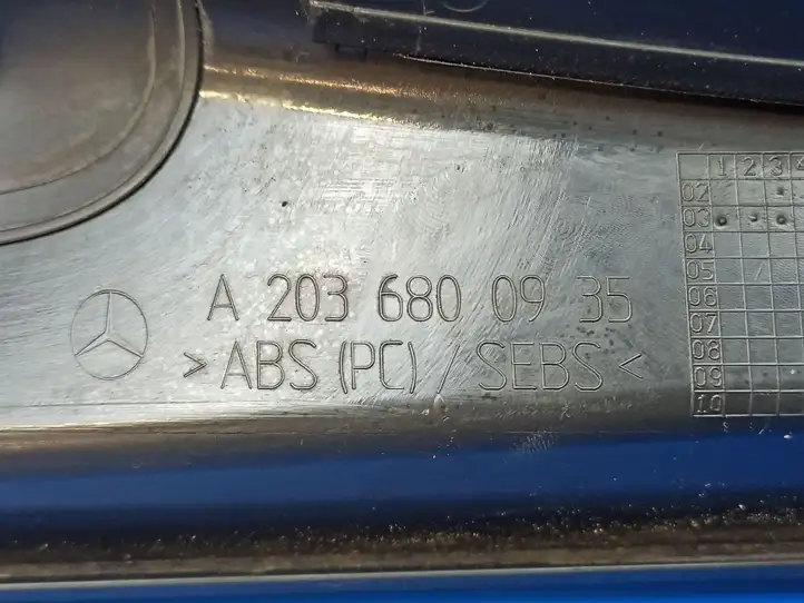 Mercedes-Benz C W203 (2000 - 2007) A2036800935 Наружная отделка заднего порога — фото 2
