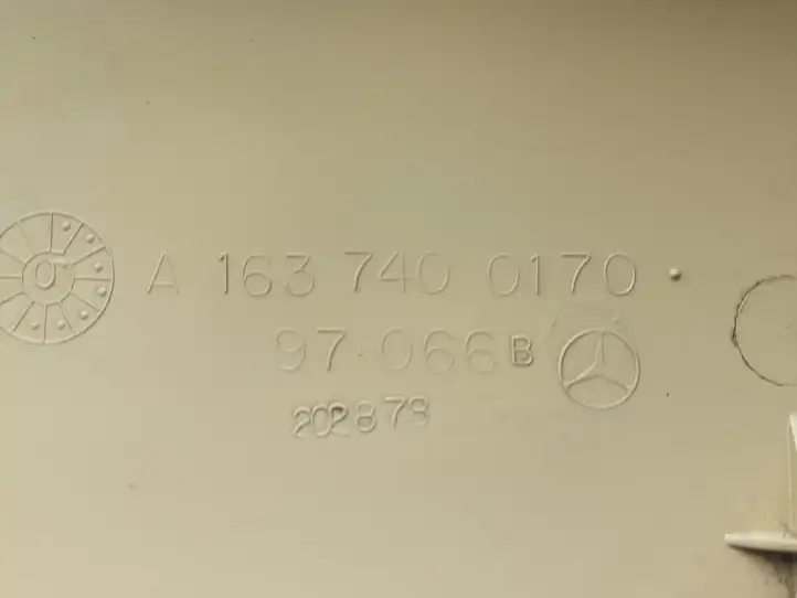 Mercedes-Benz ML W163 (1997 - 2005) A1637400170 Верхняя обшивка у окна — фото 3