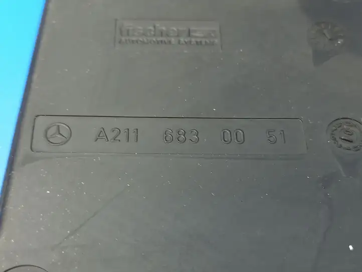 Mercedes-Benz CLS C219 (2003 - 2011) A2116830051 Коврик ящика — фото 3