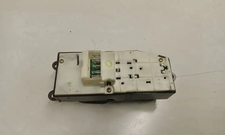 Toyota Yaris (1999 - 2003) 0113U21 Блок кнопок стеклоподъемников — фото 3