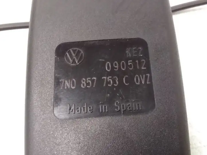 Volkswagen Sharan (2010 - 2015) 7N0857753C Задний средний замок ремня — фото 2