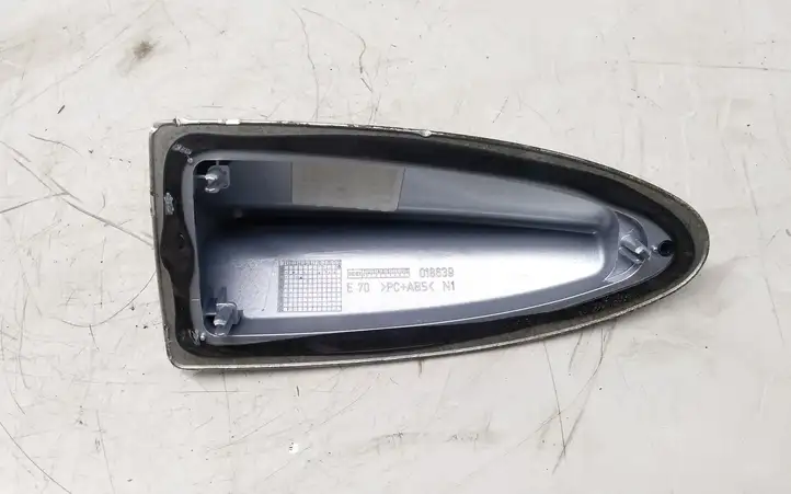 BMW X5 E70 (2006 - 2013) 6982664 Крышка GPS-антенны — фото 4