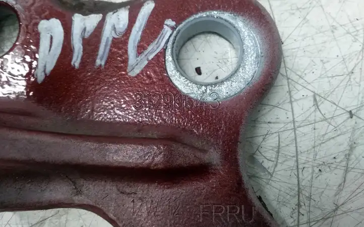 Volvo V60 (2010 - 2013) 31299543 Верхняя петля передней двери — фото 2