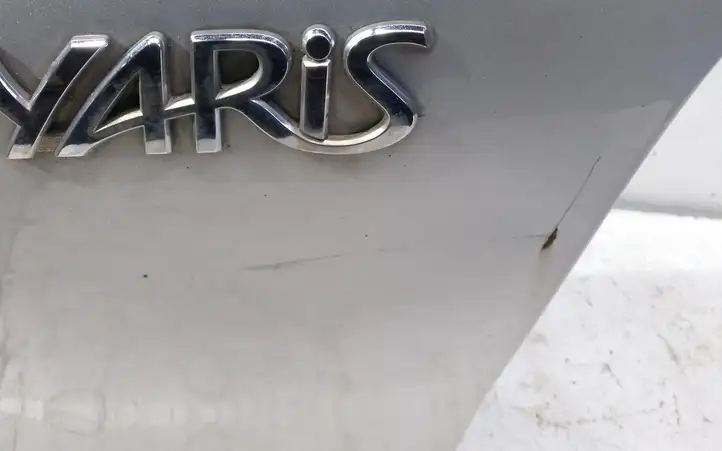 Toyota Yaris (1999 - 2003) Крышка багажника — фото 3