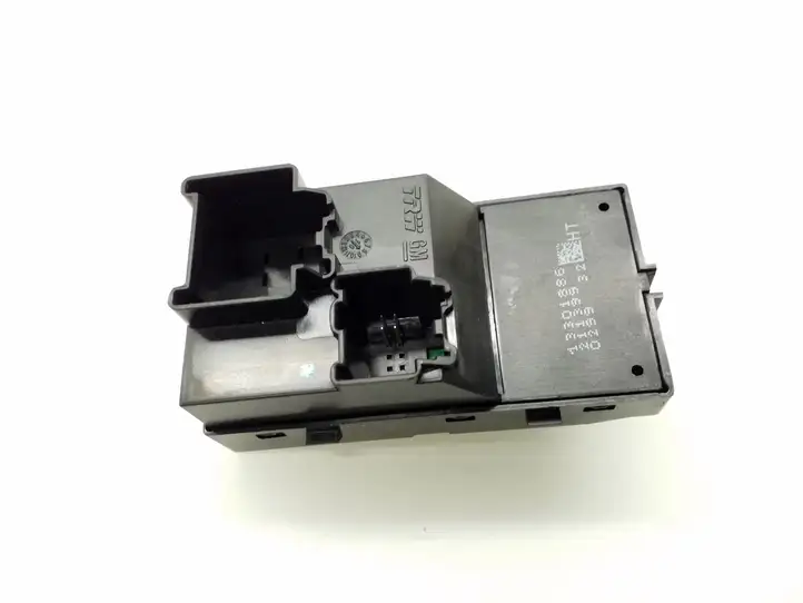 Opel Astra J (2009 - 2012) 13301886 Кнопка стеклоподъемников — фото 3
