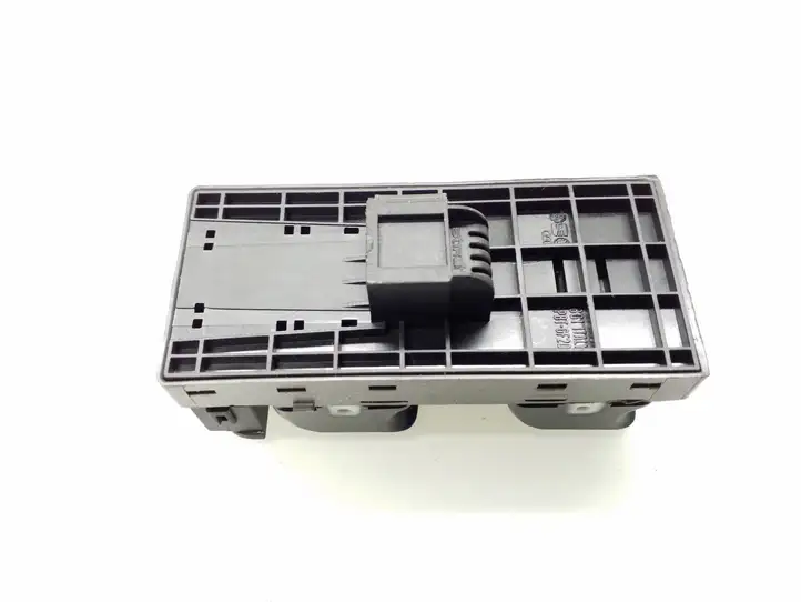 Audi A4 S4 B8 8K (2007 - 2011) 8K0959851D Кнопка стеклоподъемников — фото 4
