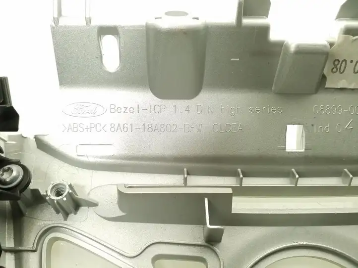 Ford Fiesta (2009 - 2012) 8A6118A802BFW Центральный воздушный дефлектор — фото 5
