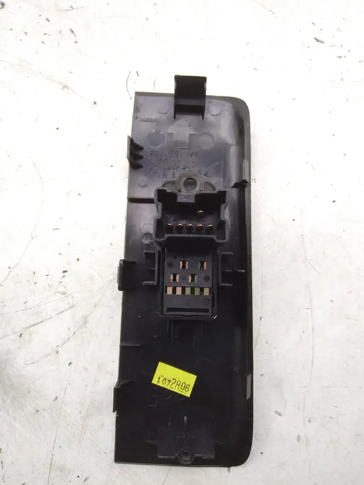 Nissan Pathfinder R51 (2005 - 2012) 25411EA00A Кнопка стеклоподъемников — фото 2