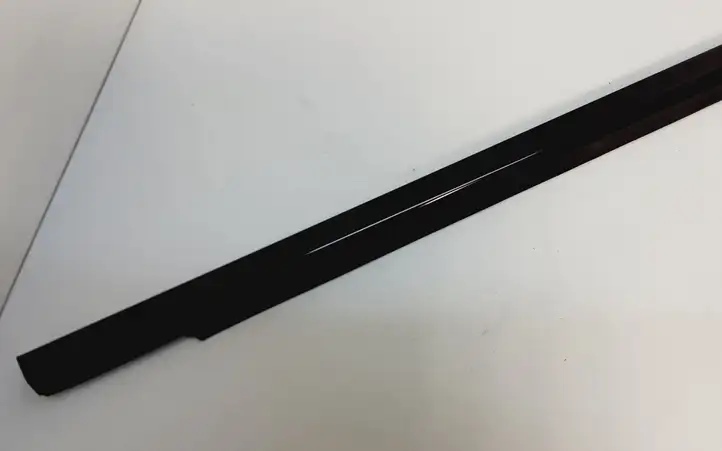 Mercedes-Benz E W211 (2002 - 2009) A2117350565 Накладка стекла задней двери — фото 2
