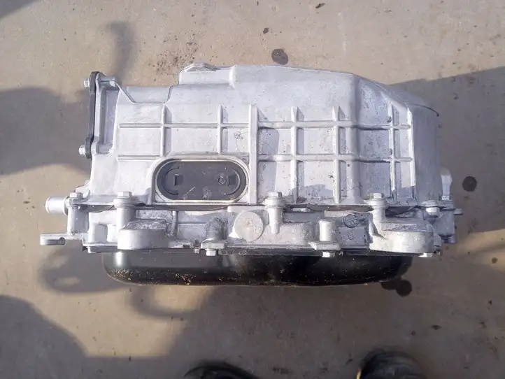 Toyota Yaris (2012 - 2014)   Преобразователь напряжения