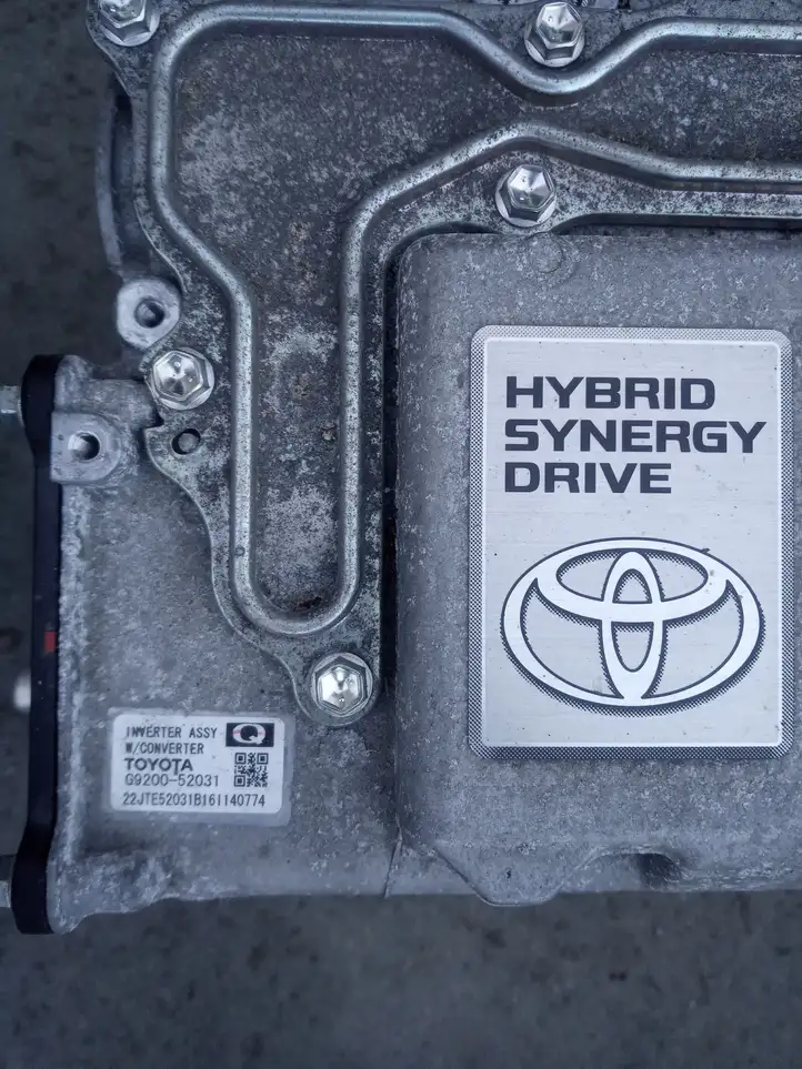 Toyota Yaris (2014 - 2019) Инвертор напряжения — фото 6