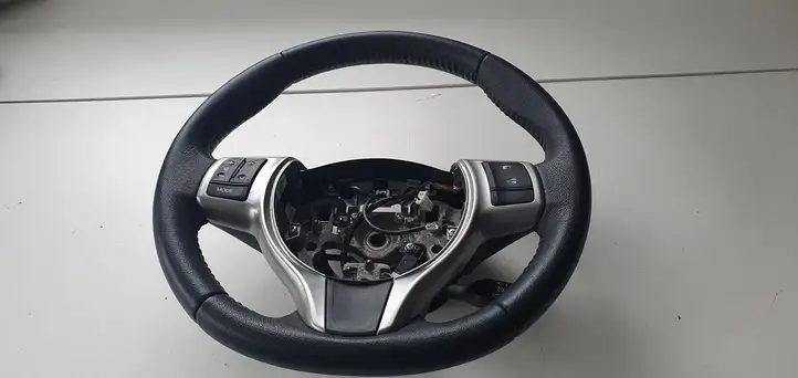 Toyota Yaris (2012 - 2014) Руль — фото 3