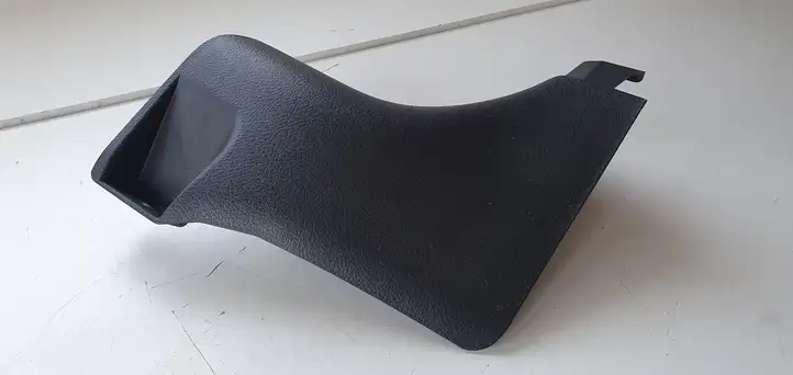 Toyota Yaris (2014 - 2019) Внутренняя отделка переднего порога — фото 1