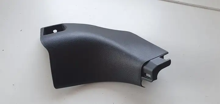 Toyota Yaris (2014 - 2019) Внутренняя отделка переднего порога — фото 2