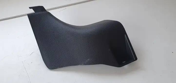 Toyota Yaris (2014 - 2019) Внутренняя отделка переднего порога — фото 5