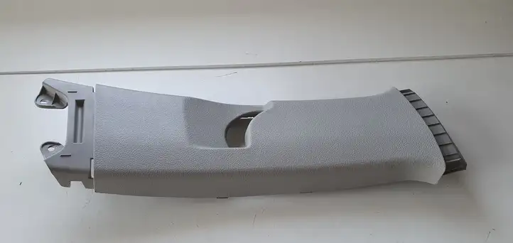 Toyota Yaris (2014 - 2019) Накладка ремня безопасности — фото 1