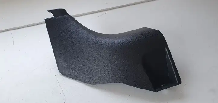 Toyota Yaris (2014 - 2019) Внутренняя отделка переднего порога — фото 1