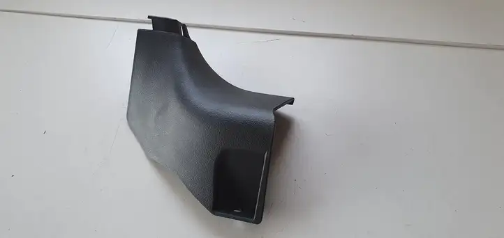 Toyota Yaris (2014 - 2019) Внутренняя отделка переднего порога — фото 2
