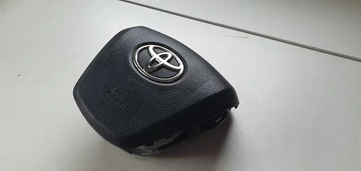 Toyota Avensis T270 (2009 - 2012)   Подушка безопастности руля