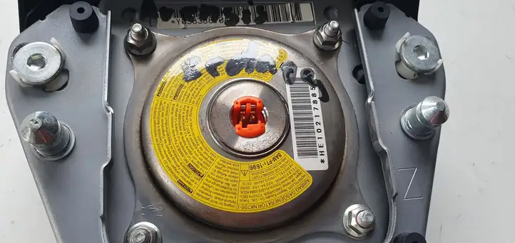 Toyota Avensis T270 (2009 - 2012)   Подушка безопастности руля