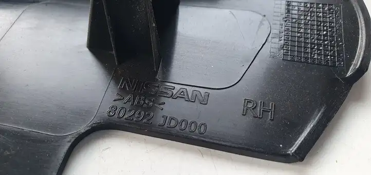 Nissan Qashqai (2010 - 2013) Накладка стекла передней двери — фото 6