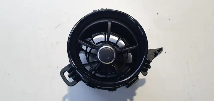 Toyota Yaris (2014 - 2019) Боковой воздушный дефлектор — фото 5