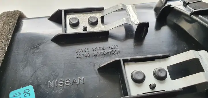 Nissan Leaf I (ZE0) (2010 - 2017) Боковой воздушный дефлектор — фото 7