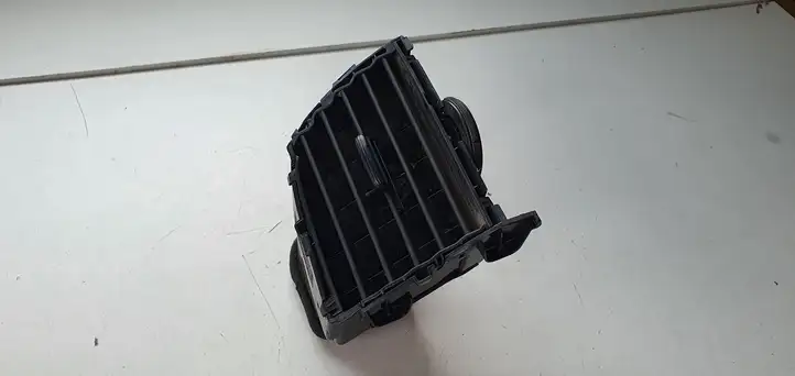 Nissan Leaf I (ZE0) (2010 - 2017) Боковой воздушный дефлектор — фото 4
