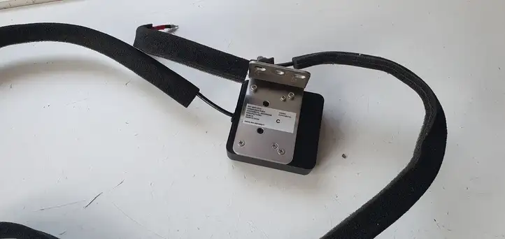 Nissan Leaf I (ZE0) (2010 - 2017) GPS антенна — фото 4