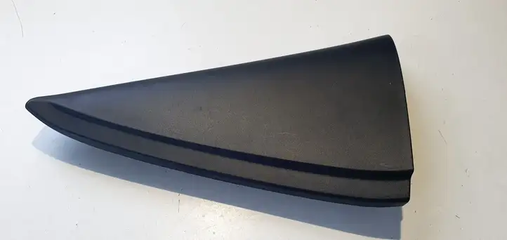 Toyota Yaris (2012 - 2014) Накладка стекла задней двери — фото 1