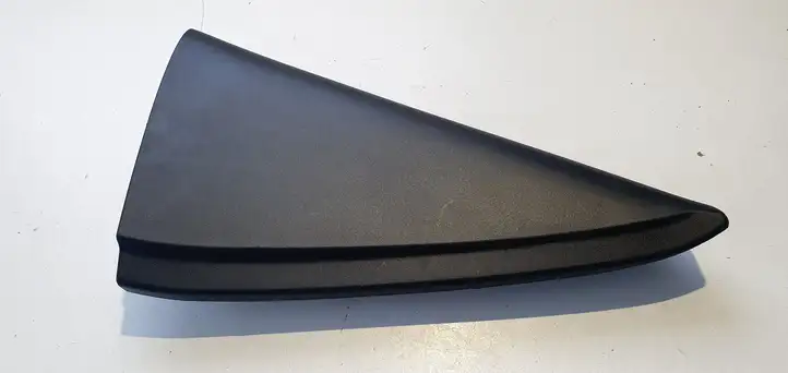 Toyota Yaris (2012 - 2014) Накладка стекла задней двери — фото 1