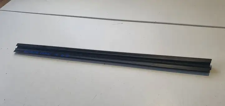 Skoda Octavia Mk3 (5E) (2013 - 2019)   Уплотнительная резина стекла задней двери