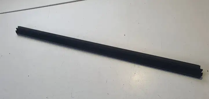 Skoda Octavia Mk3 (5E) (2013 - 2019)   Уплотнительная резина стекла задней двери