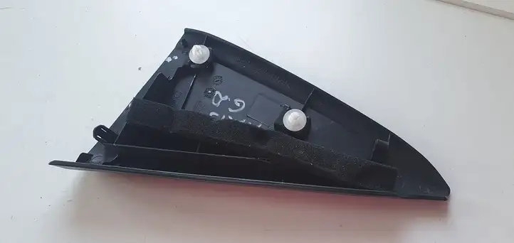 Toyota Yaris (2012 - 2014) Накладка стекла задней двери — фото 3