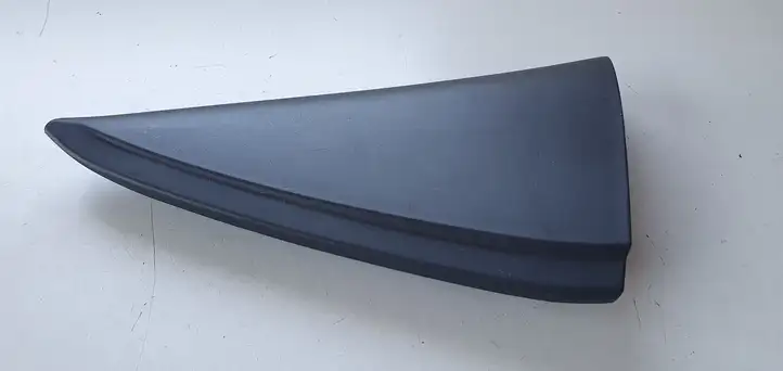 Toyota Yaris (2012 - 2014) Накладка стекла задней двери — фото 1