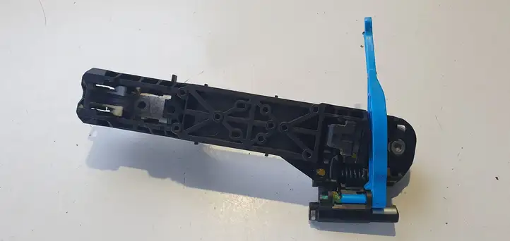 Toyota Yaris (2012 - 2014) Наружная ручка задней двери — фото 2