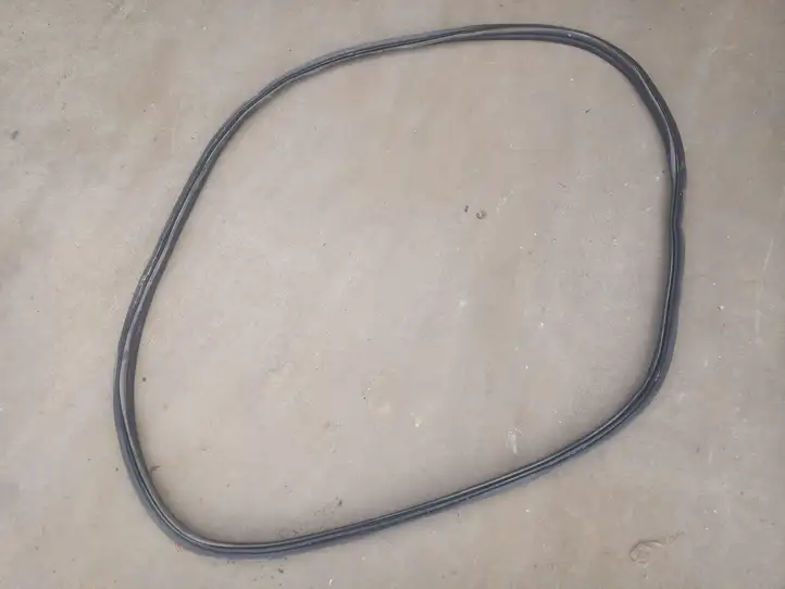 Opel Mokka X (2019 - )   Уплотнительная резина багажной двери (на кузове)