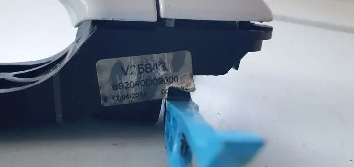 Toyota Yaris (2012 - 2014) Наружная ручка задней двери — фото 7