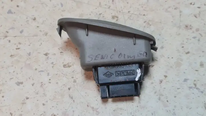 Renault Scenic I (1996 - 2003) 7700836267 Блок кнопок стеклоподъемников — фото 3