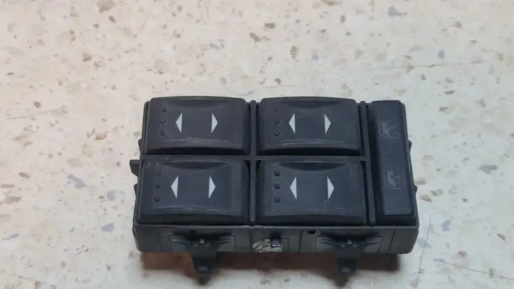 Ford Mondeo Mk III (2000 - 2007) 3S7T14A132BA Блок кнопок стеклоподъемников — фото 1