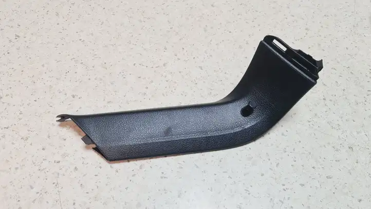 Volkswagen Scirocco (2008 - 2014)  1K8867703 Боковая отделка (у окна)