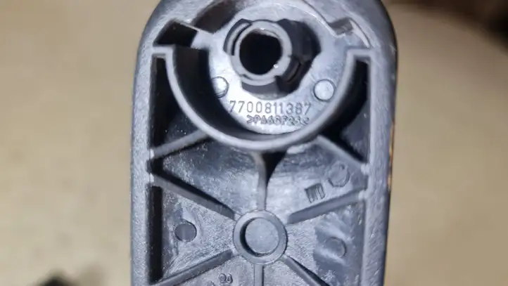 Renault Megane II (2002 - 2005) 7700811387 Ручка стеклоподъемника — фото 2