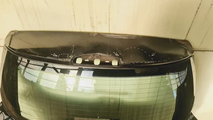 Opel Astra (2004 - 2009)   Задняя крышка (багажника)