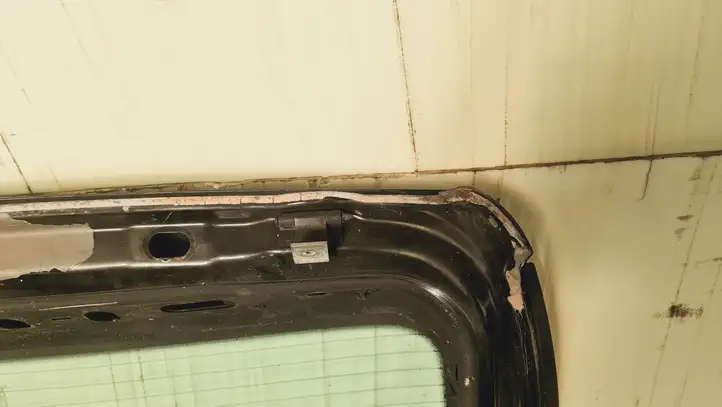 Opel Astra (2004 - 2009)   Задняя крышка (багажника)