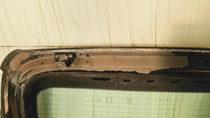 Opel Astra (2004 - 2009)   Задняя крышка (багажника)